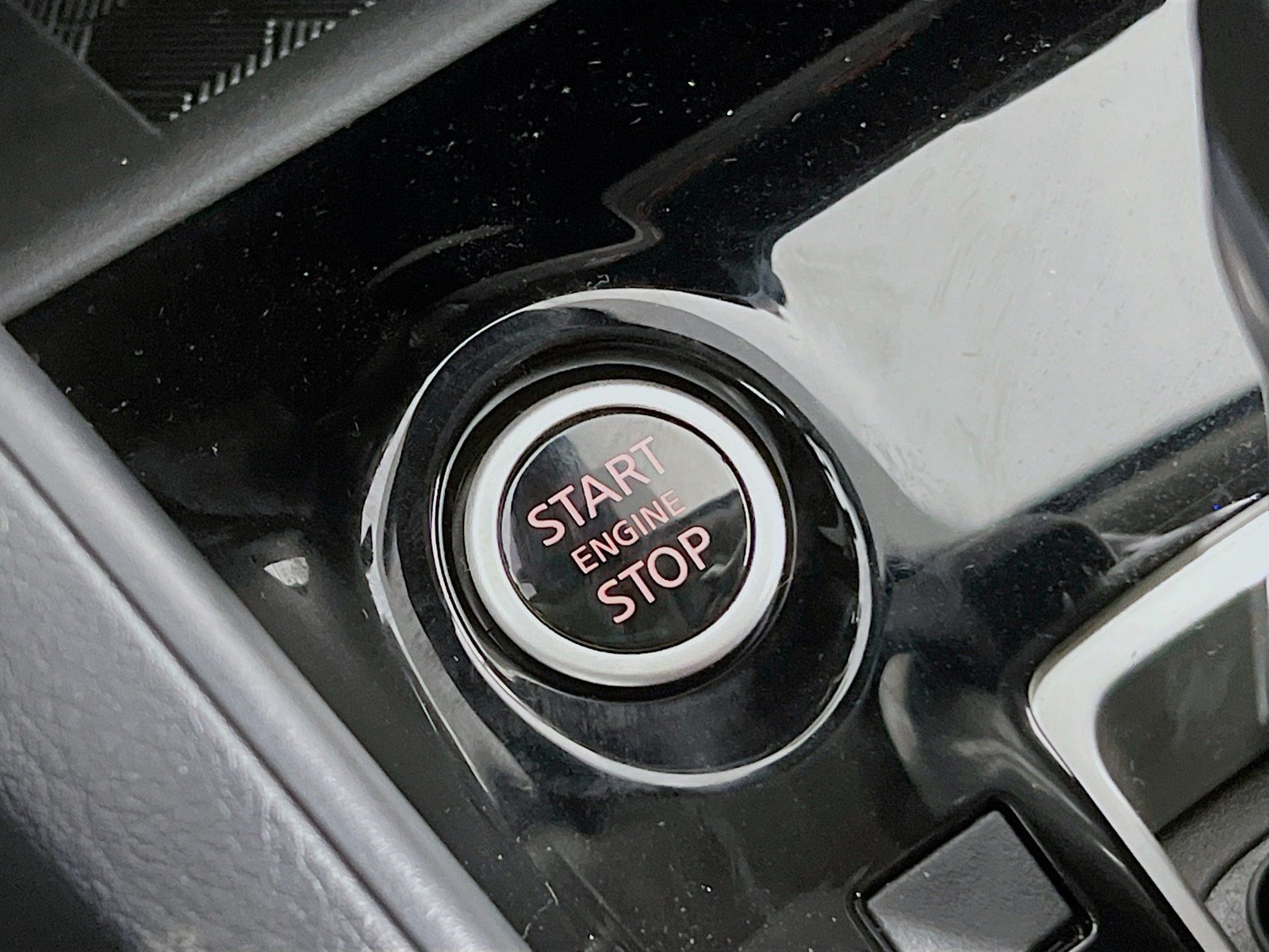 New 2025 Nissan Versa SR w/ Trunk Package FWD image 12