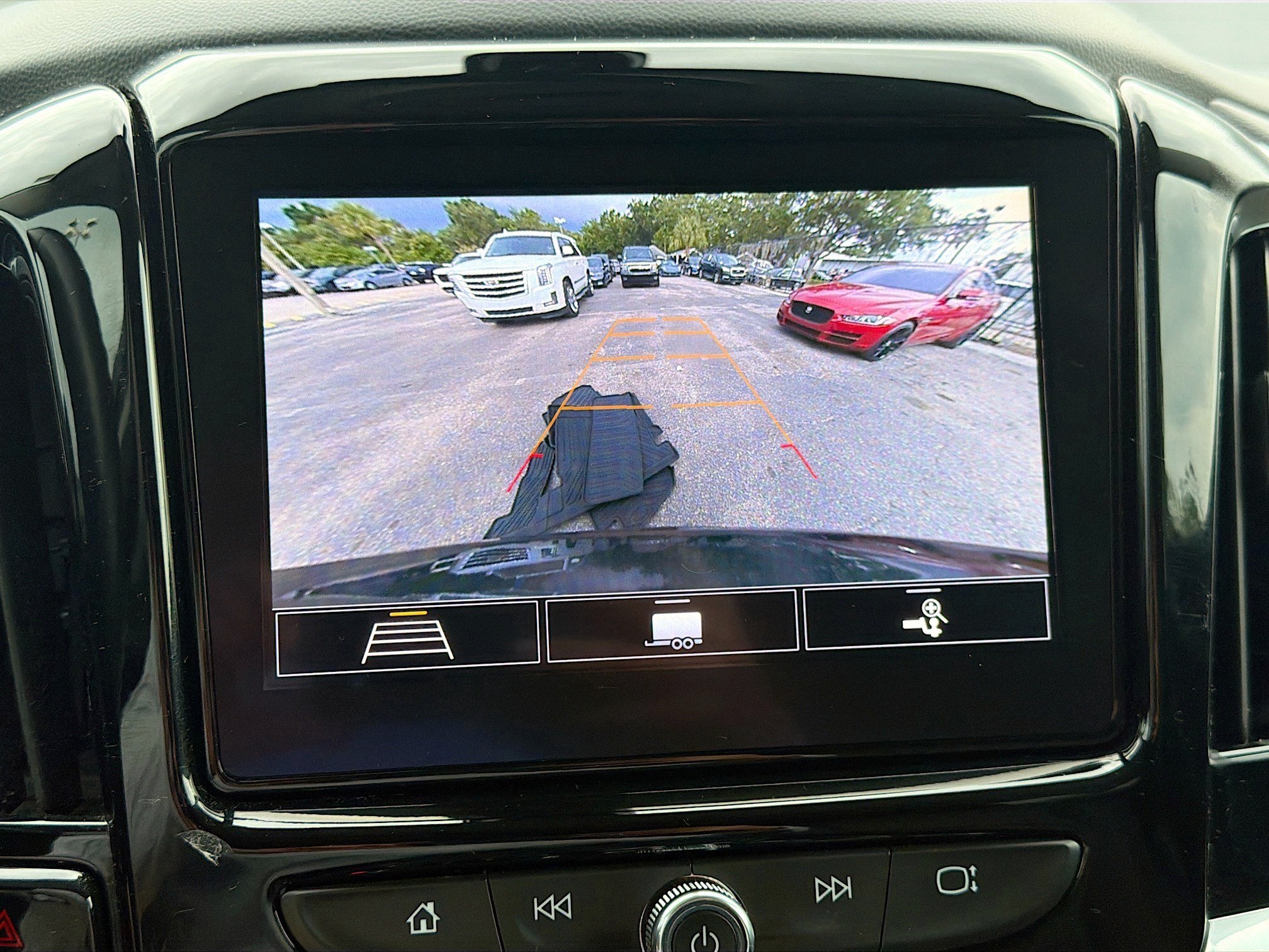 Used 2020 Chevrolet Traverse LT AWD/4WD image 34
