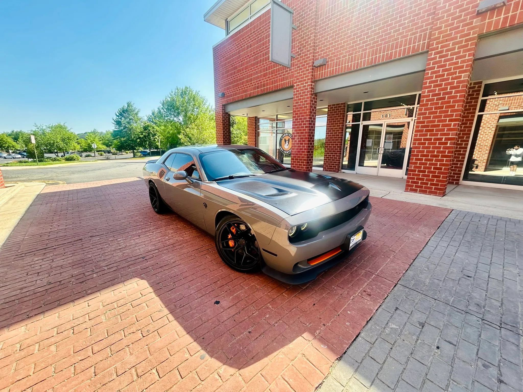 Used 2018 Dodge Challenger SRT Hellcat RWD image 1
