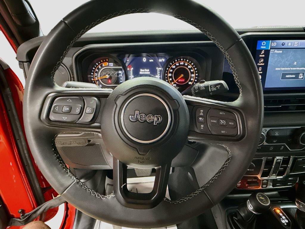 Used 2025 Jeep Wrangler Unlimited Rubicon AWD/4WD image 11