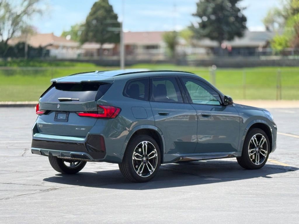 Used 2023 BMW X1 xDrive28i w/ Premium Package image 5