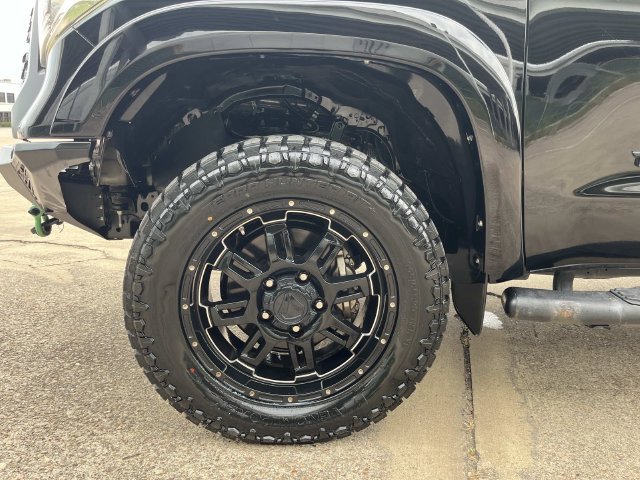 Used 2017 Toyota Tundra SR5 w/ SR5 Upgrade Package AWD/4WD image 6