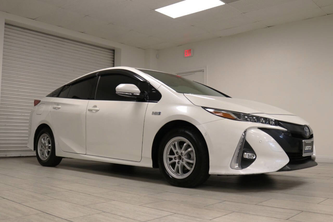 Used 2017 Toyota Prius Prime Advanced image 5