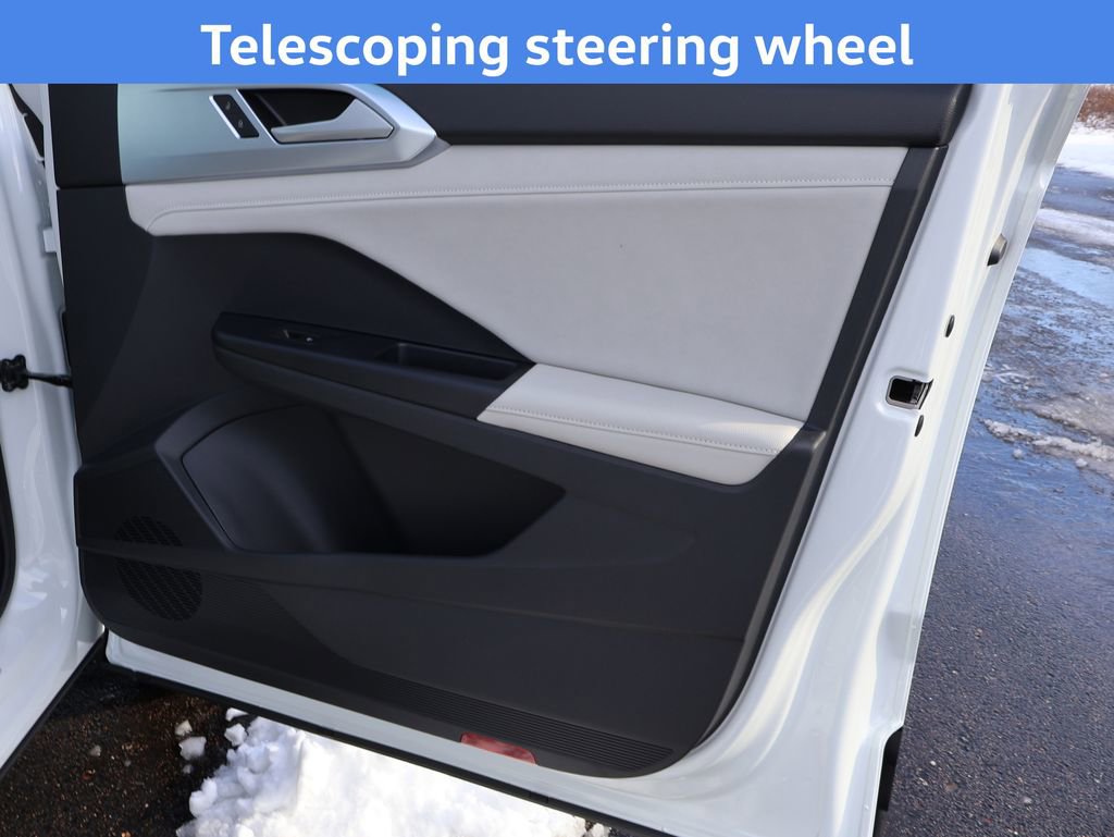 New 2026 Volkswagen Taos SE image 9