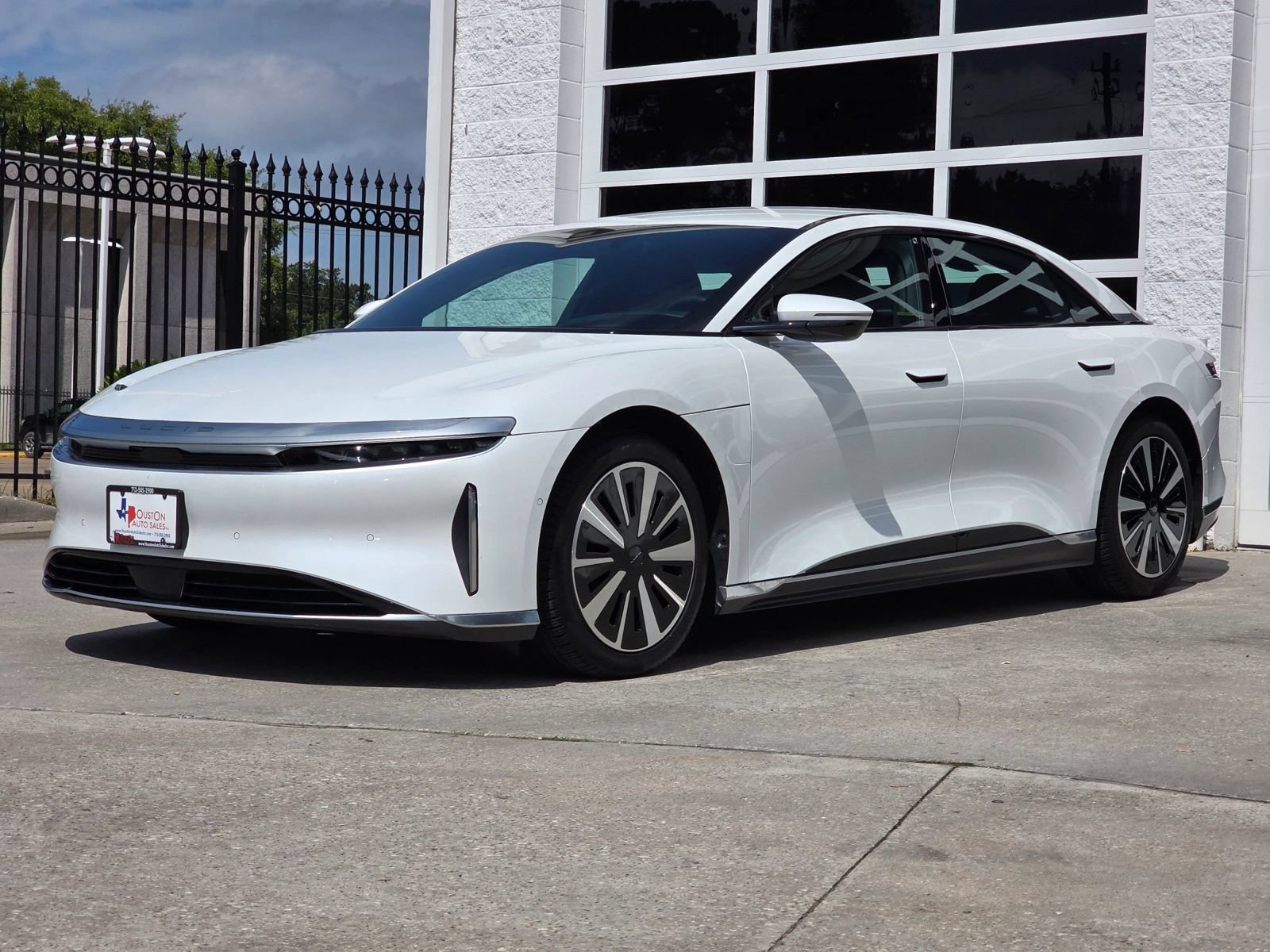 Used 2024 Lucid Air Touring AWD/4WD image 9