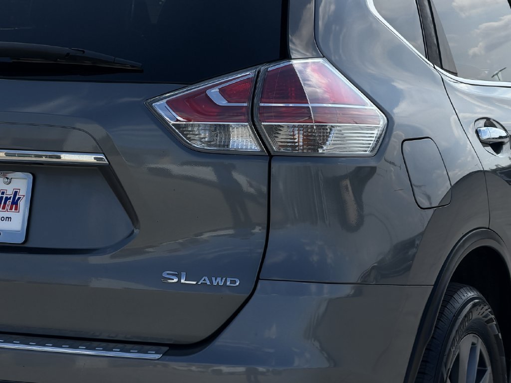 Used 2016 Nissan Rogue SL AWD/4WD image 10