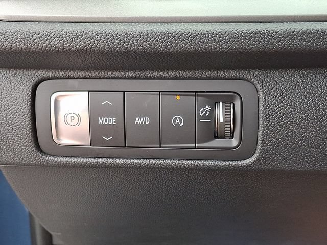 Used 2026 Chevrolet Traverse LT AWD/4WD image 25
