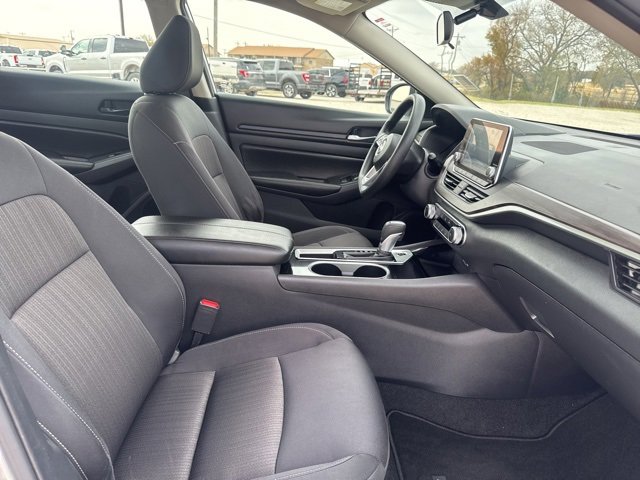 Used 2024 Nissan Altima 2.5 SV image 21