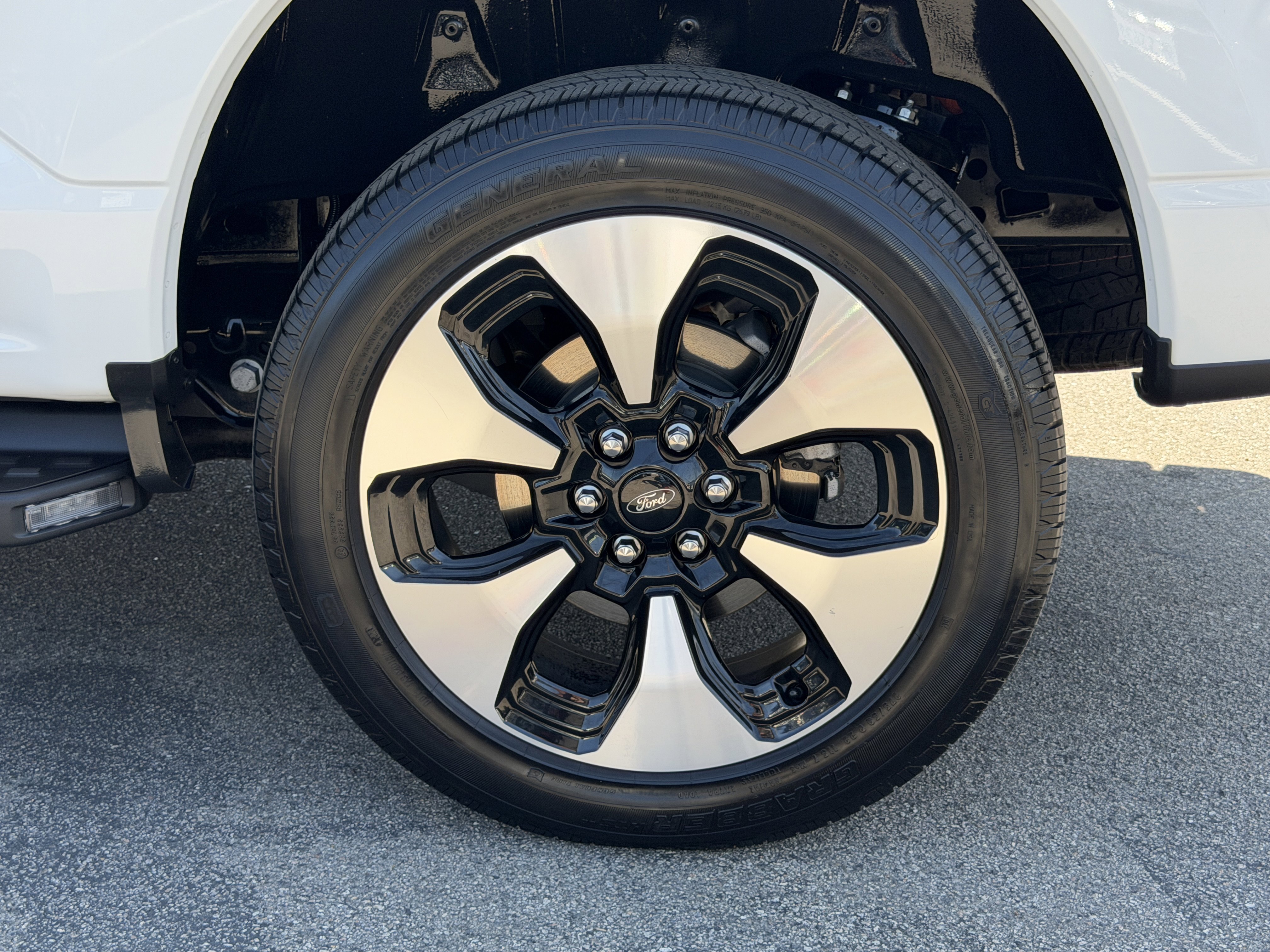 Certified 2023 Ford F150 Lightning Platinum image 11