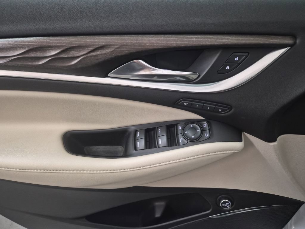 Used 2024 Buick Enclave Avenir w/ Avenir Technology Package image 15