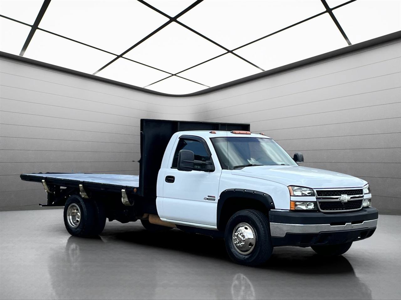Used 2006 Chevrolet Silverado 3500 2WD Regular Cab image 3