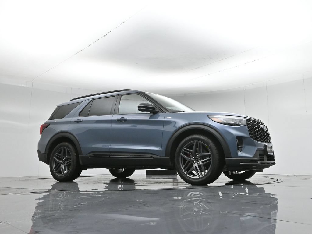 New 2026 Ford Explorer ST-Line w/ ST-Line Street Pack RWD image 3