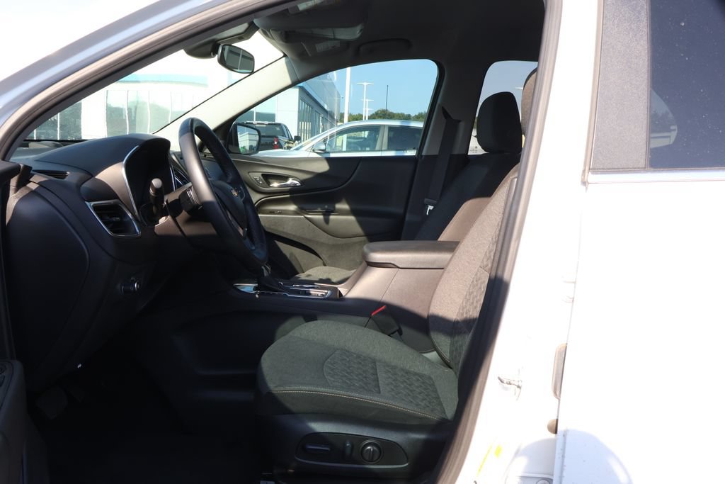 Used 2024 Chevrolet Equinox LT FWD image 9