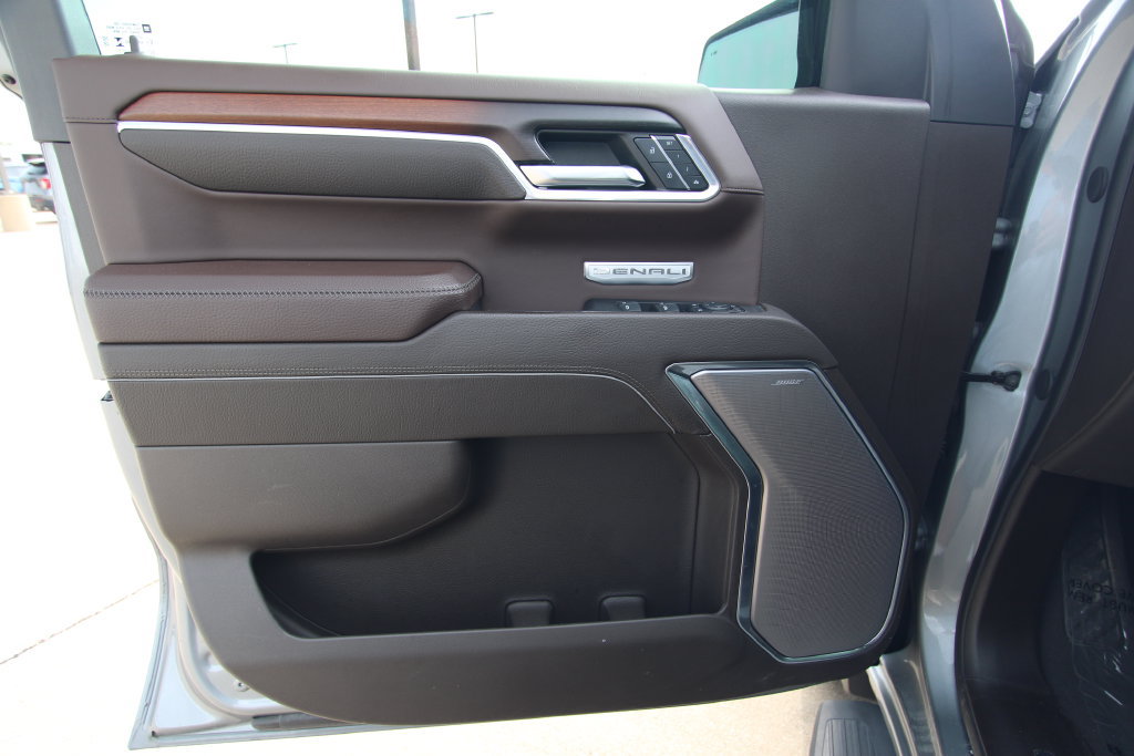 Used 2024 GMC Sierra 1500 Denali w/ Technology Package RWD image 35