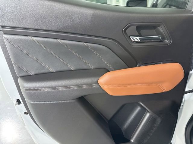 Used 2023 GMC Canyon AT4 image 16