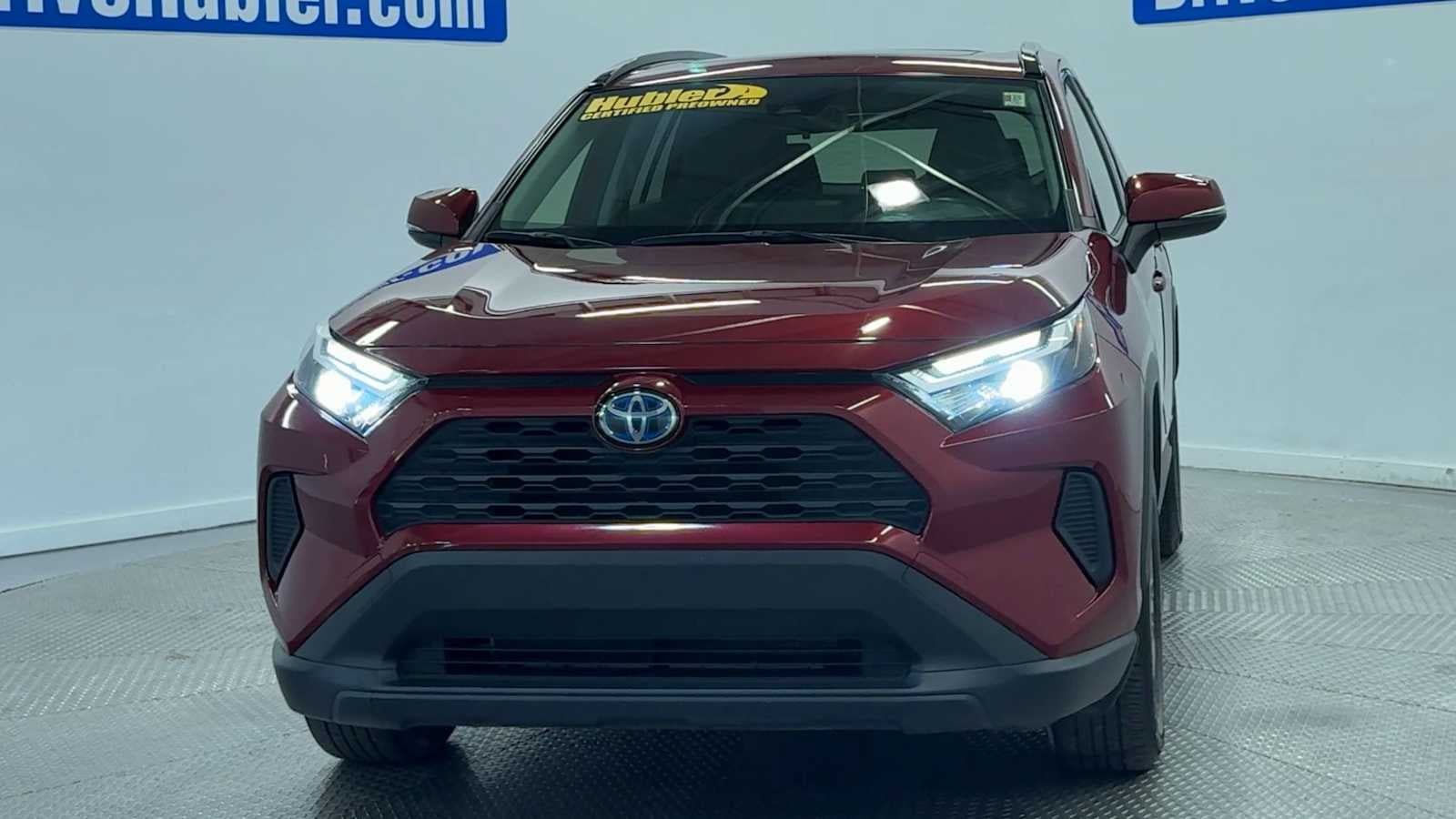 Used 2022 Toyota RAV4 XLE w/ Convenience Package AWD/4WD image 3