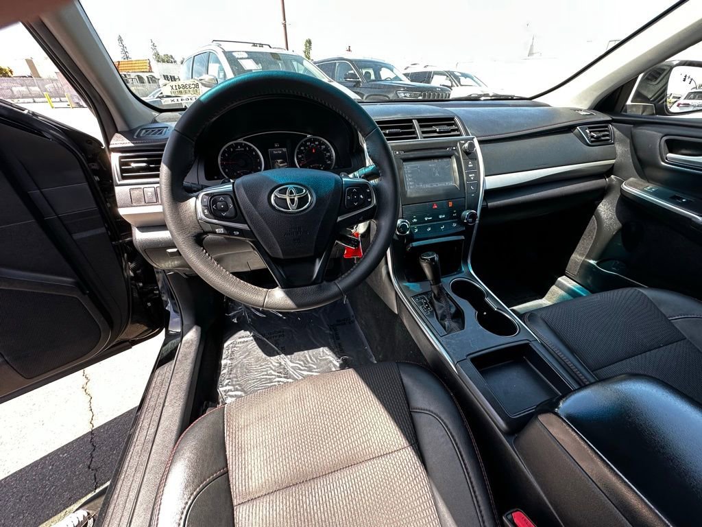 Used 2017 Toyota Camry SE FWD image 15