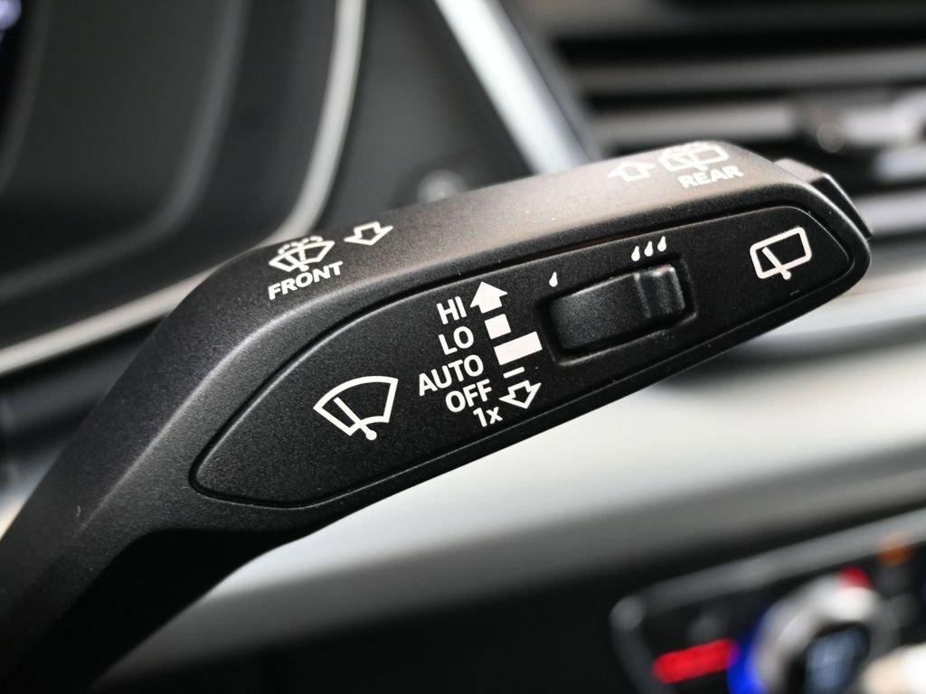 Certified 2025 Audi Q5 2.0T Premium w/ Convenience Plus Package image 29