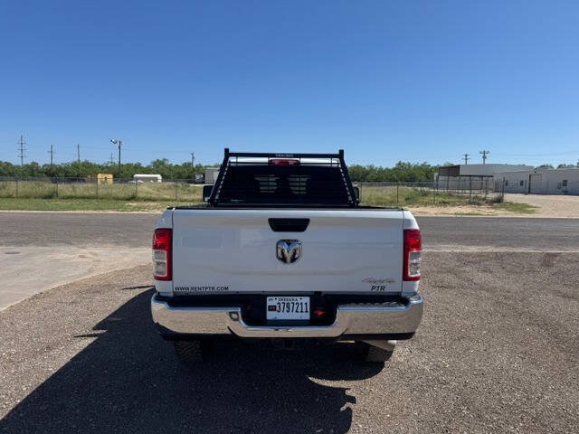 Used 2024 RAM 2500 Tradesman w/ Chrome Appearance Group AWD/4WD image 5
