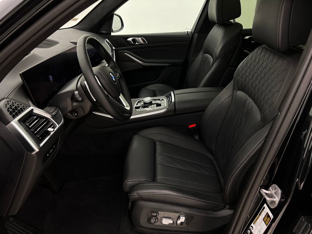 Certified 2025 BMW X5 xDrive40i w/ Executive Package image 11