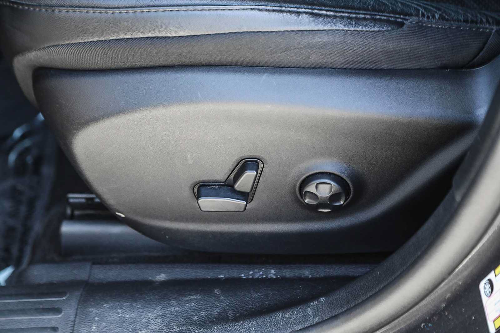 Used 2021 Jeep Cherokee Latitude Lux FWD image 18