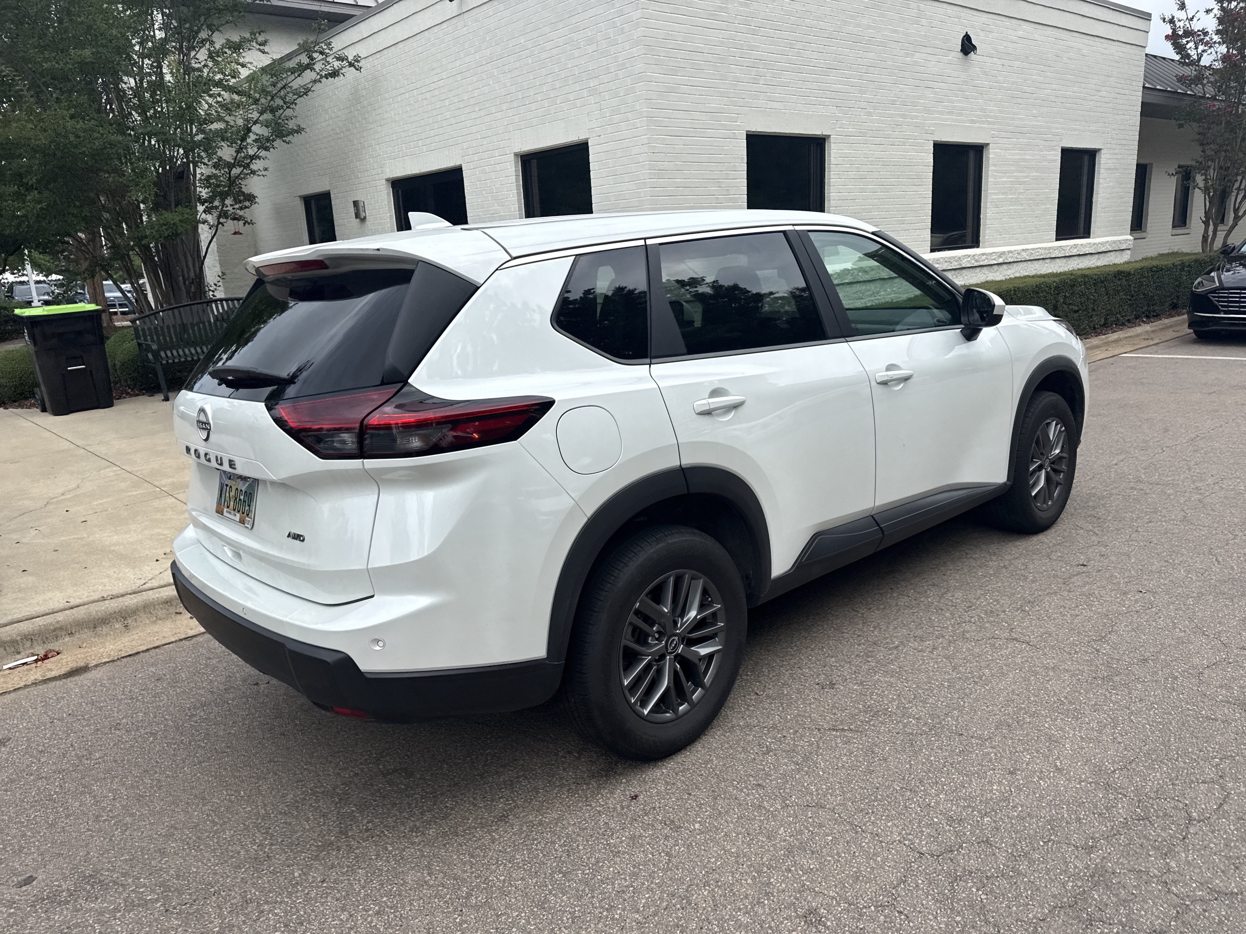 Used 2026 Nissan Rogue SV AWD/4WD image 6