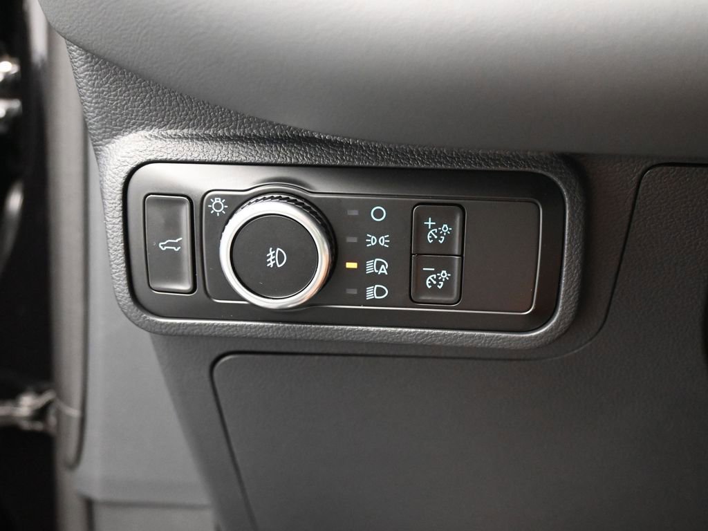 New 2025 Ford Explorer Active w/ Active Comfort Package image 12