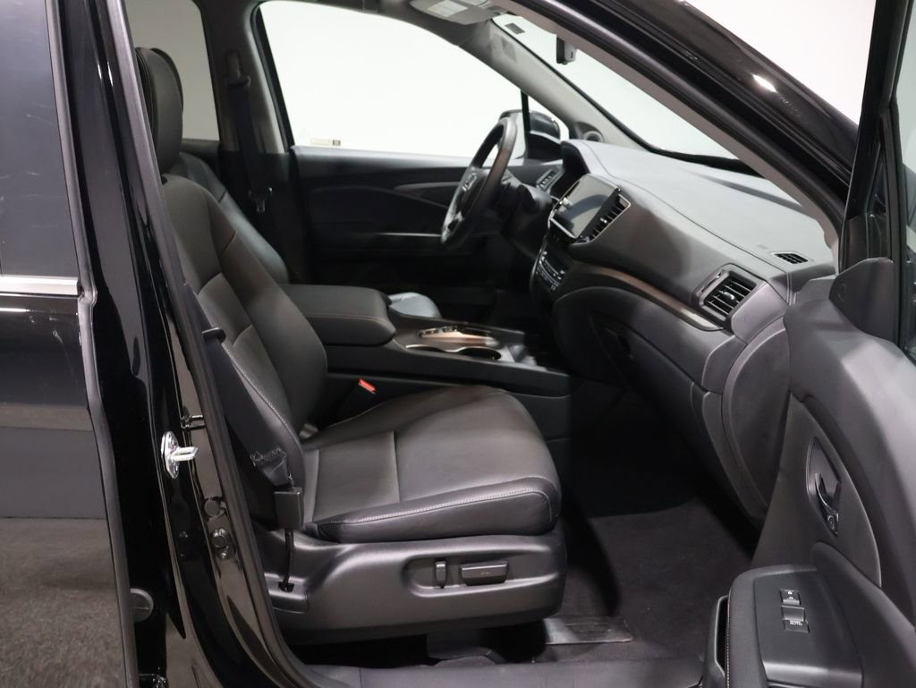 Used 2025 Honda Ridgeline RTL image 25