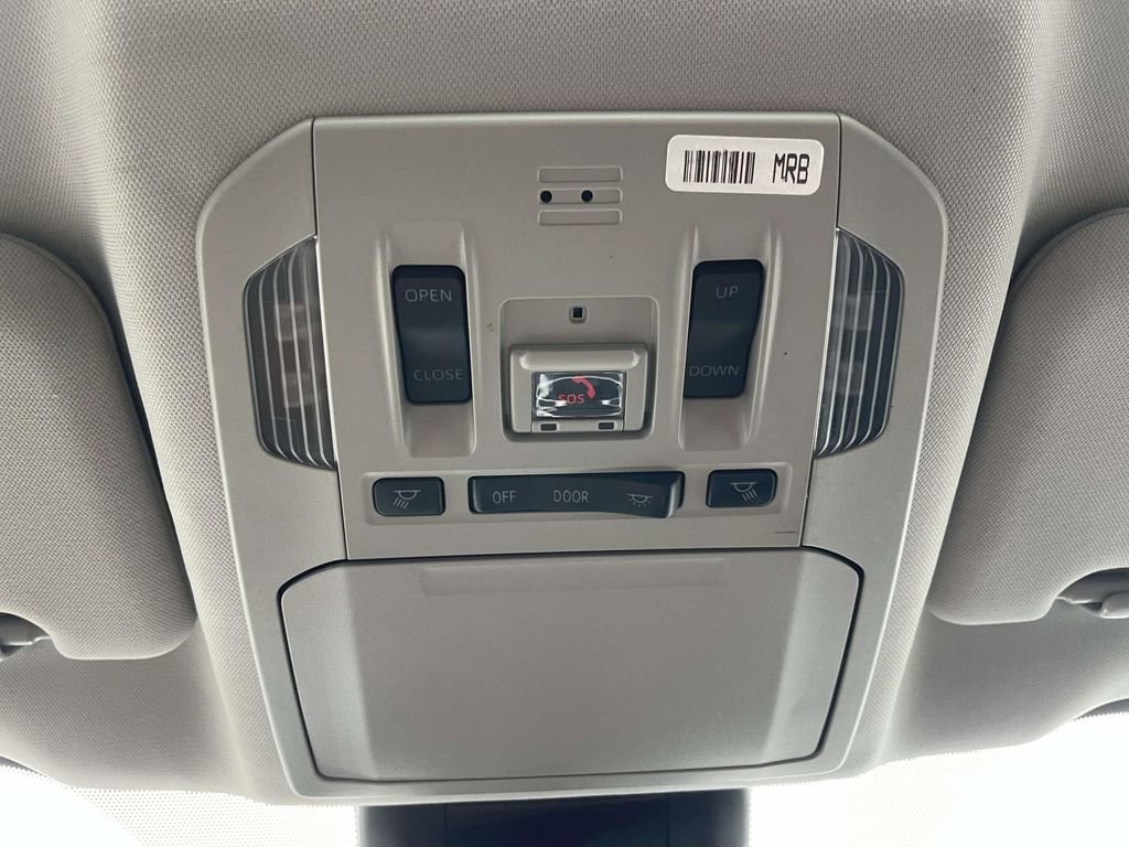 Certified 2022 Toyota Highlander XLE image 32