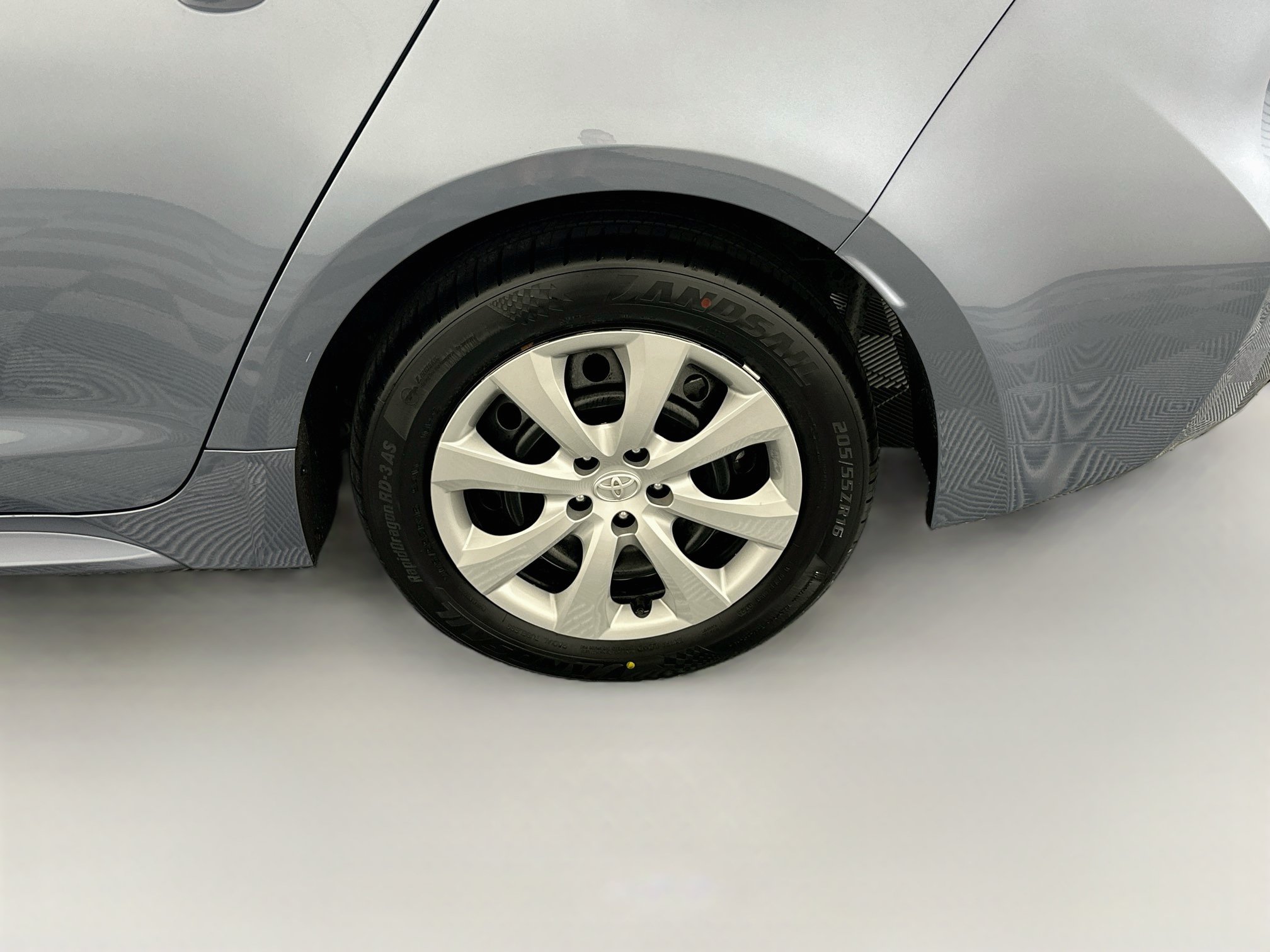 Used 2025 Toyota Corolla LE FWD image 11