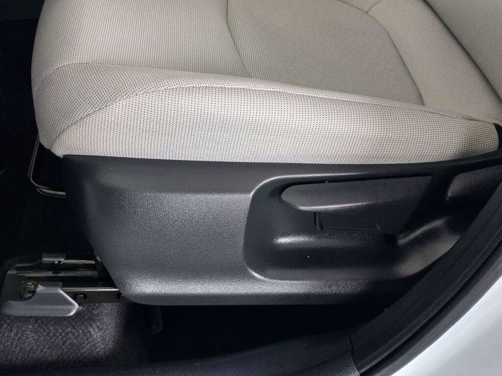 Used 2024 Toyota Corolla Cross L AWD/4WD image 20