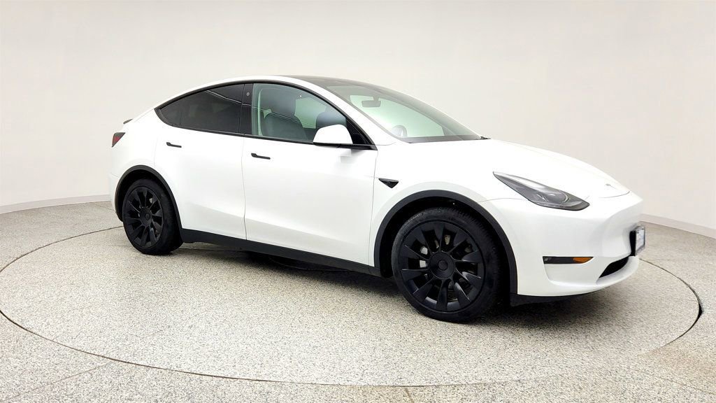 Used 2023 Tesla Model Y Long Range image 3