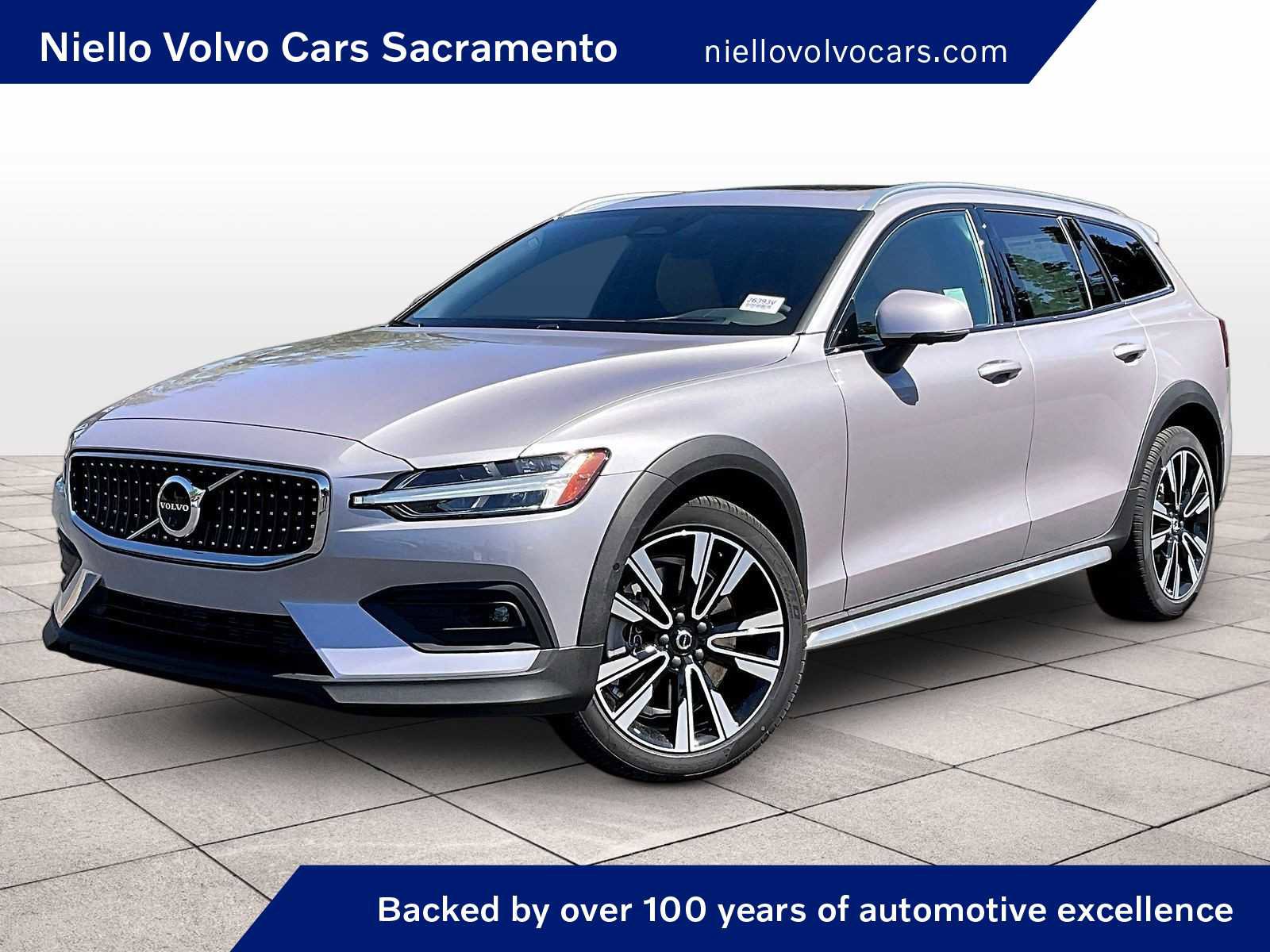 New 2026 Volvo V60 B5 Cross Country Ultra image 1