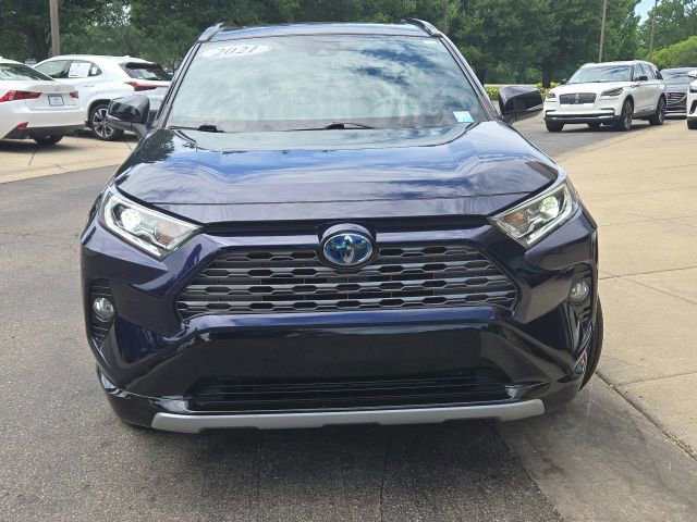 Used 2021 Toyota RAV4 XSE AWD/4WD image 2