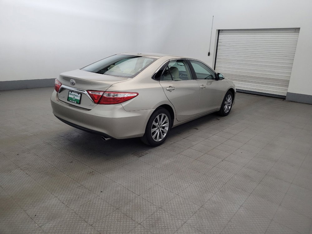 Used 2017 Toyota Camry XLE w/ Moonroof Package FWD image 9