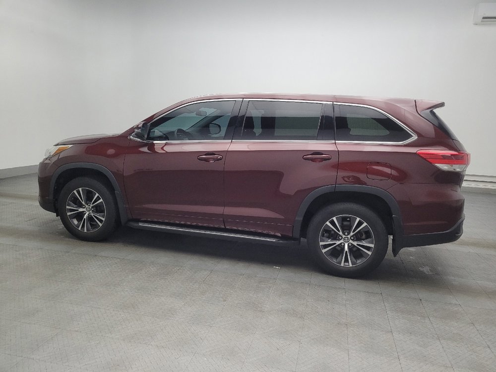 Used 2018 Toyota Highlander LE image 3