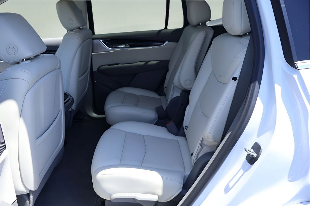 Used 2023 Cadillac XT6 Premium Luxury FWD image 12