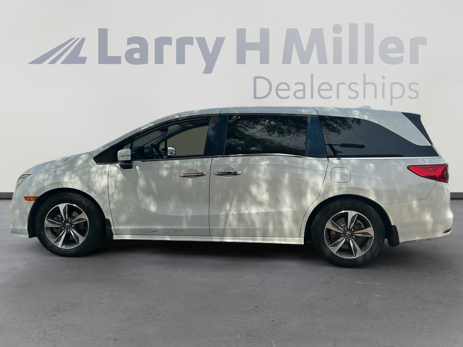 Used 2020 Honda Odyssey Touring image 2