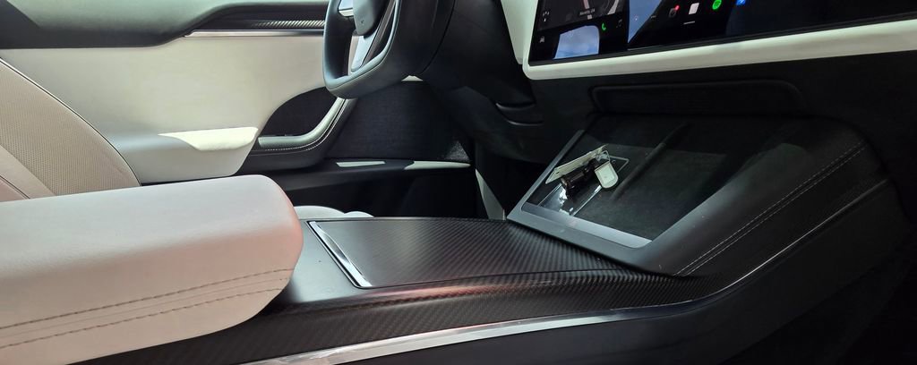 Used 2022 Tesla Model X Plaid image 30