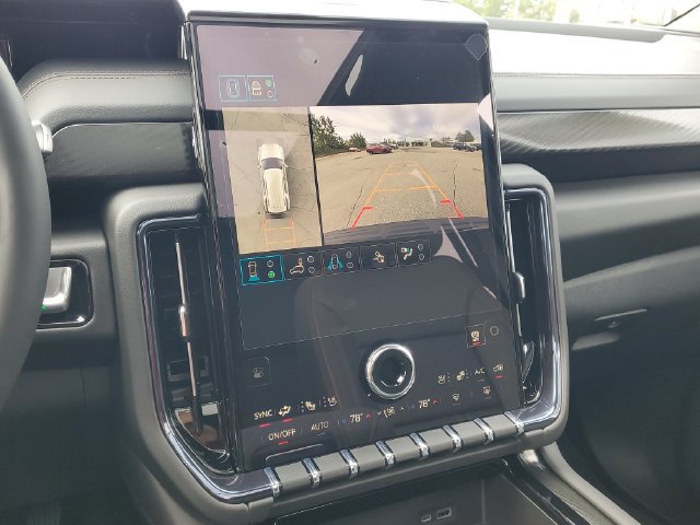 New 2026 GMC Yukon AT4 w/ AT4 Preferred Package AWD/4WD image 28
