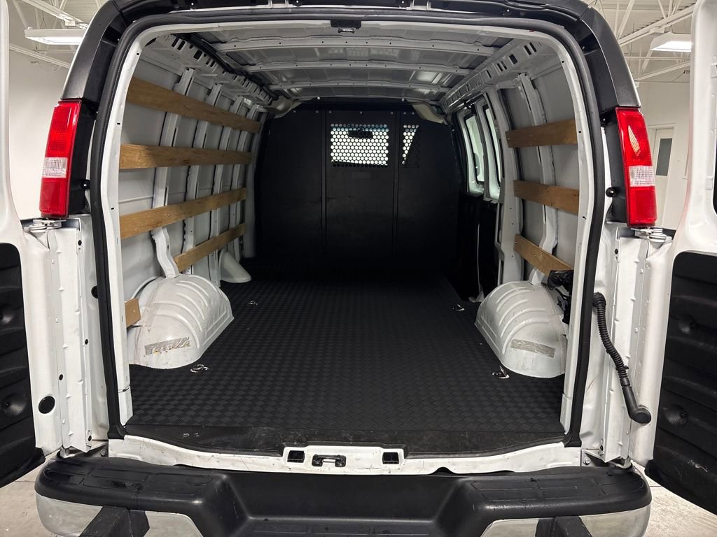 Used 2024 Chevrolet Express 2500 Work Van w/ Driver Convenience Package image 20