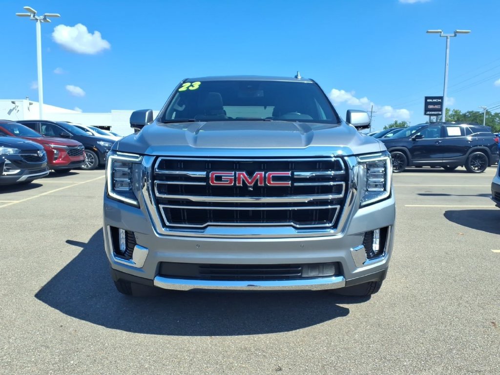 Used 2023 GMC Yukon SLT w/ SLT Premium Package AWD/4WD image 2