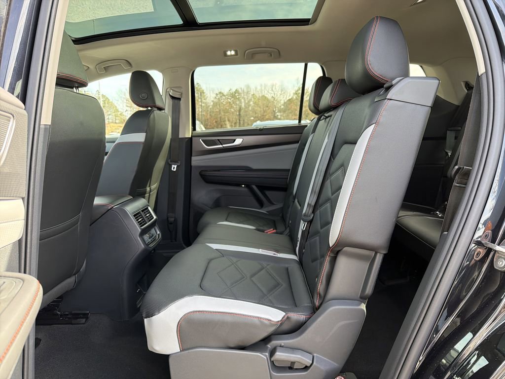 New 2026 Volkswagen Atlas Peak Edition image 14
