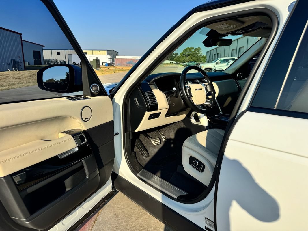 Used 2017 Land Rover Range Rover Supercharged AWD/4WD image 11