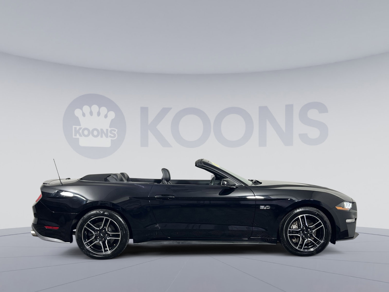 Used 2018 Ford Mustang GT Premium RWD image 8