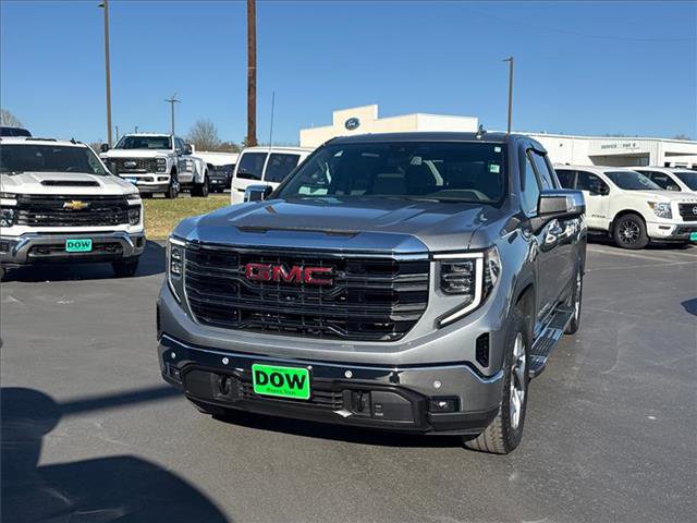Used 2023 GMC Sierra 1500 SLT image 2