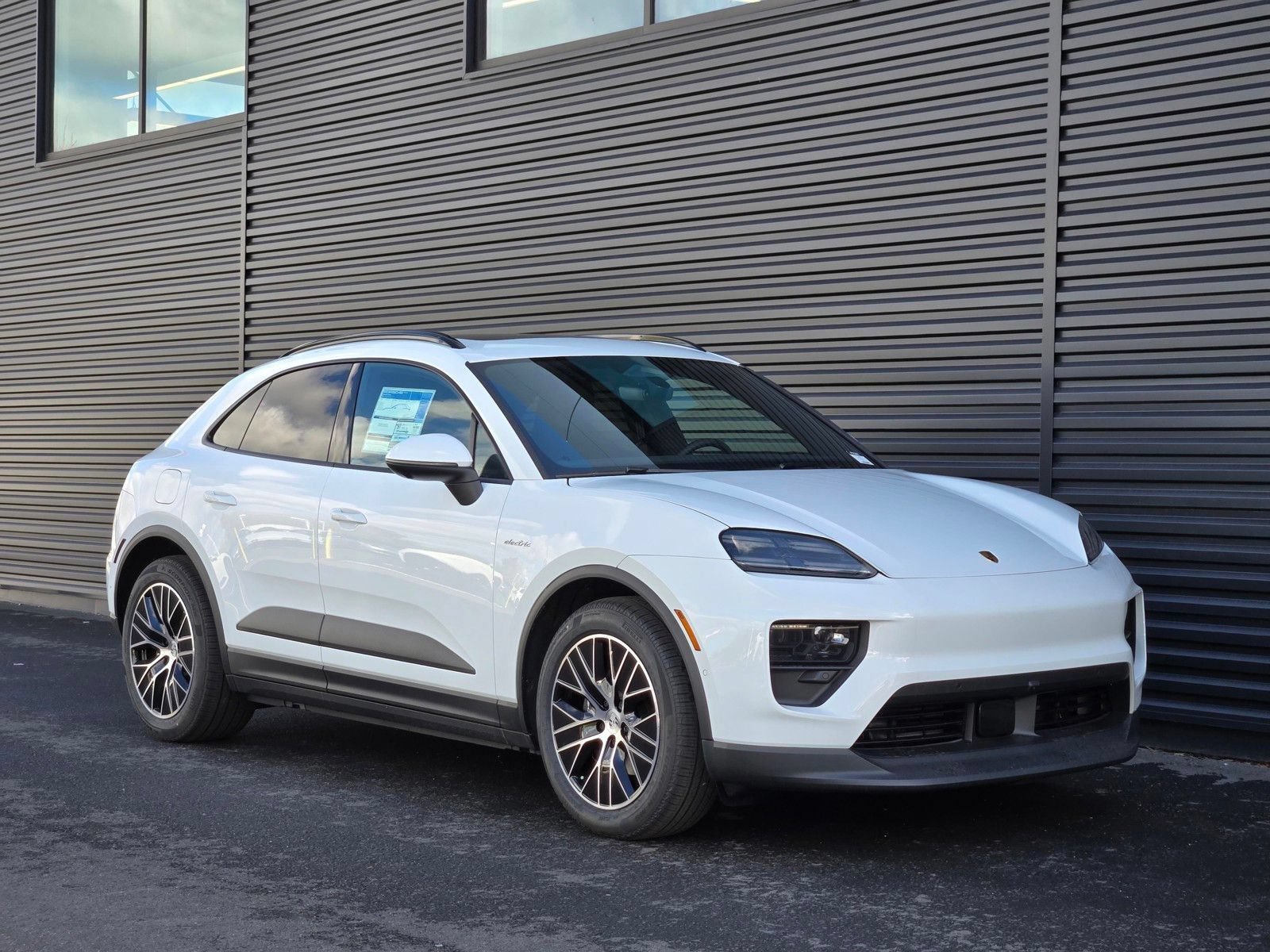 New 2026 Porsche Macan Electric RWD image 10