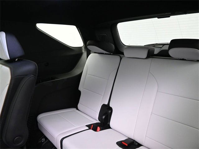 New 2025 Chevrolet Traverse High Country w/ LPO, Floor Liner Package image 9