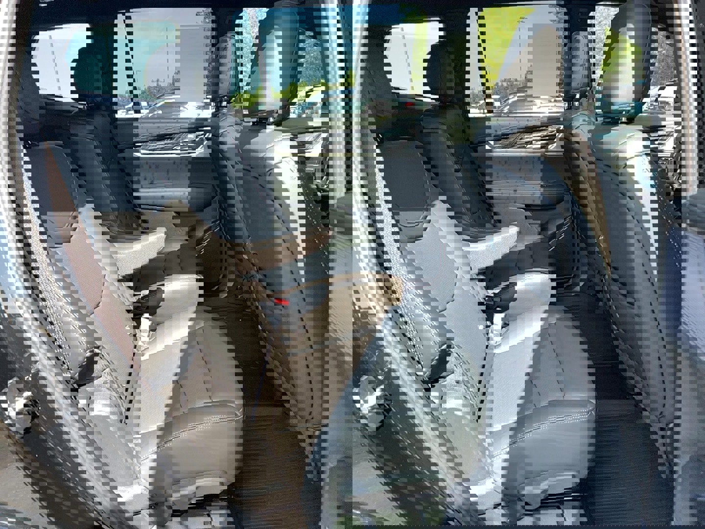 Used 2024 Cadillac XT6 Premium Luxury w/ Technology Package image 27