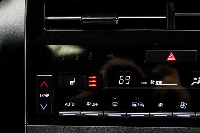 Used 2021 Toyota Avalon XLE w/ Moonroof Package image 24